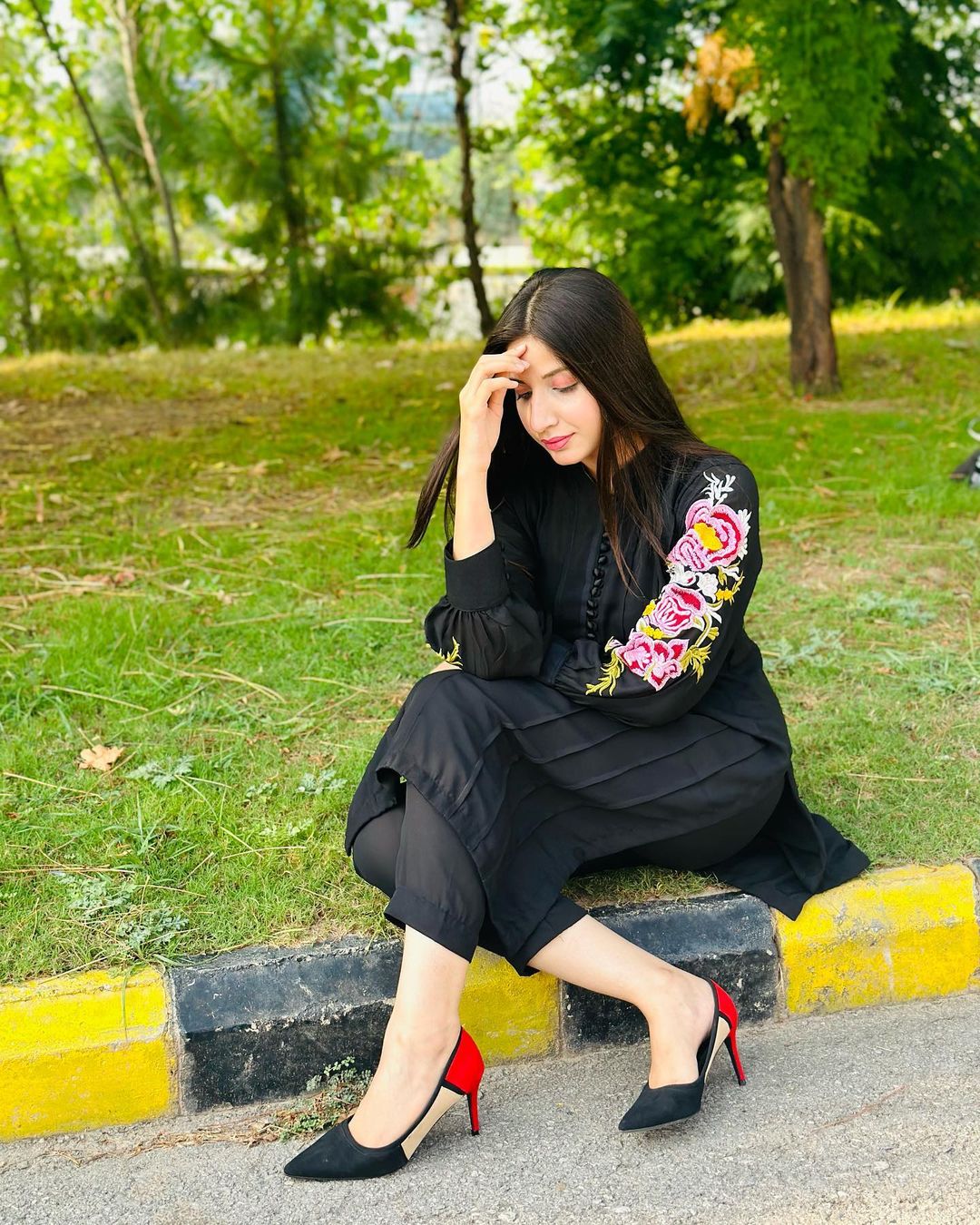 Hoor Embroidry 2Pc