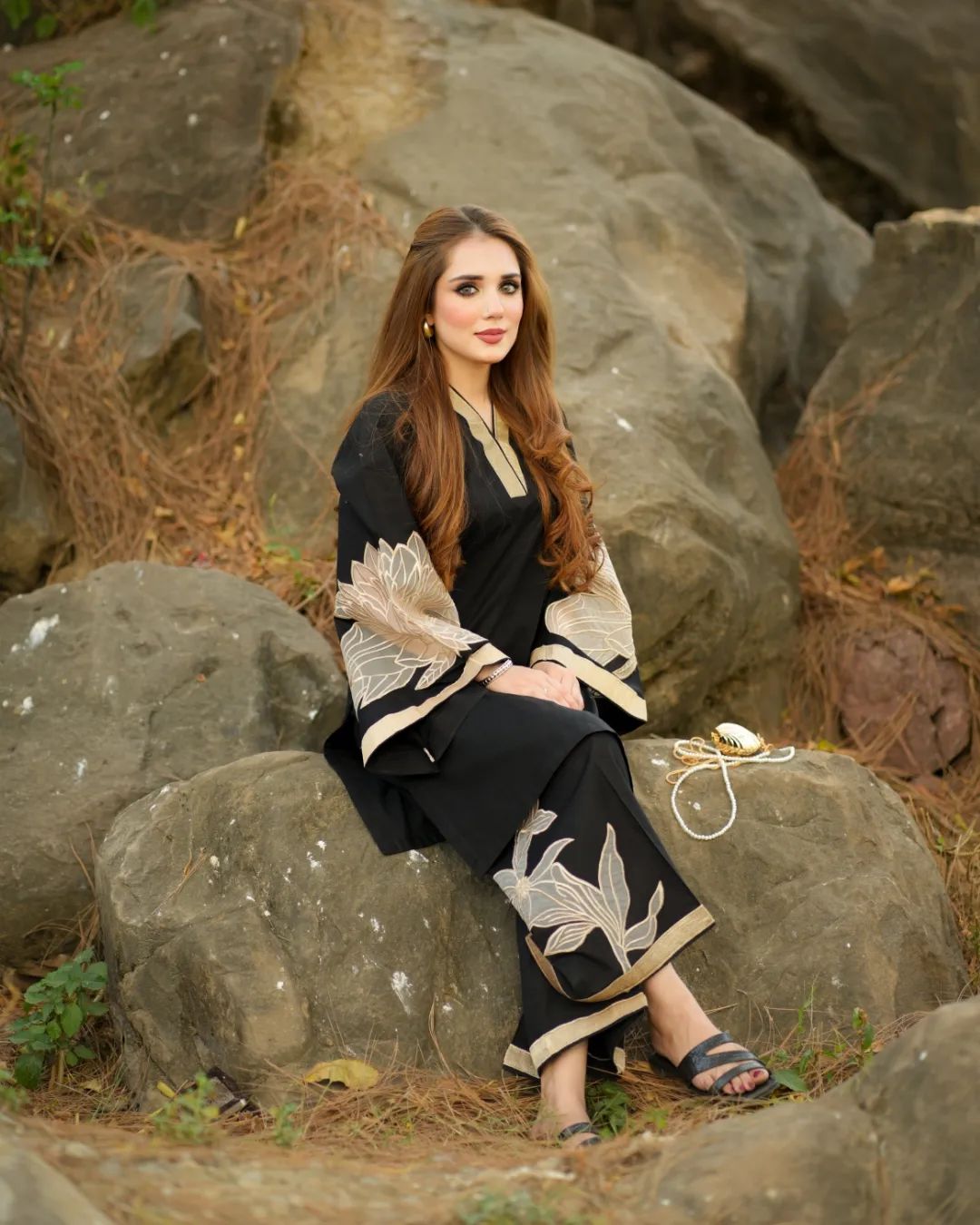Almond Stitched 2pc